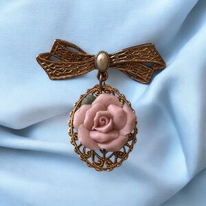 Vintage bow with dangle  flower pink rose ceramic brooch gold tone metal